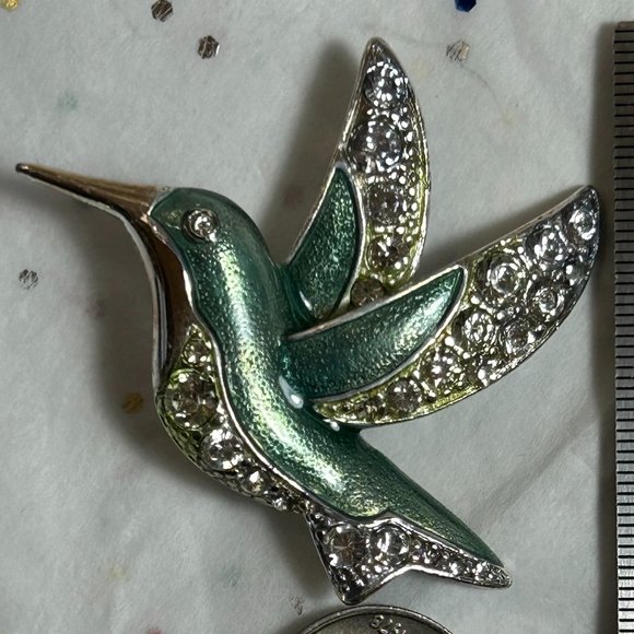 Estate Signed Liz Claiborne Silver Hummingbird Enamel Rhinestone Brooch Pin - Picture 1 of 6